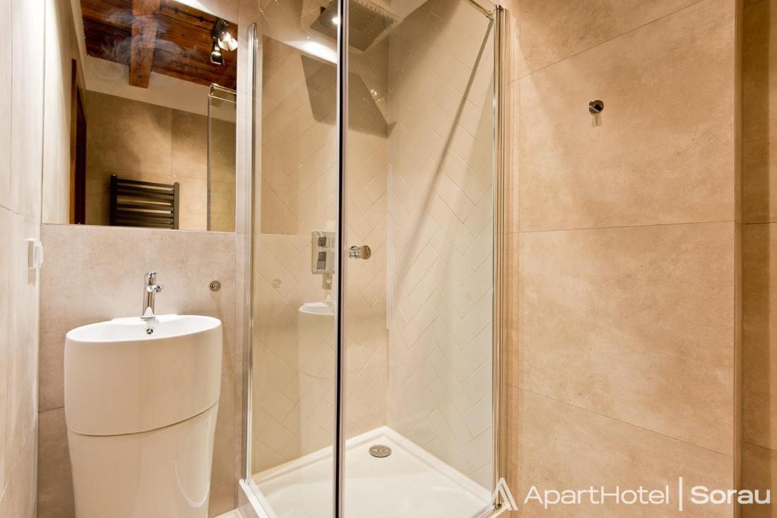 Apartsuites I Sorau Жари Екстериор снимка