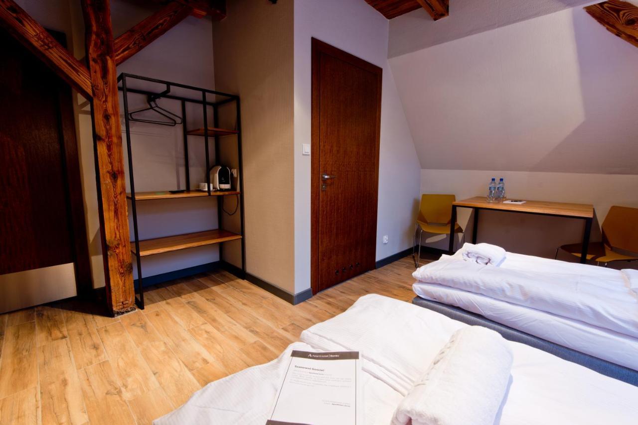 Apartsuites I Sorau Жари Екстериор снимка A room at the hotel