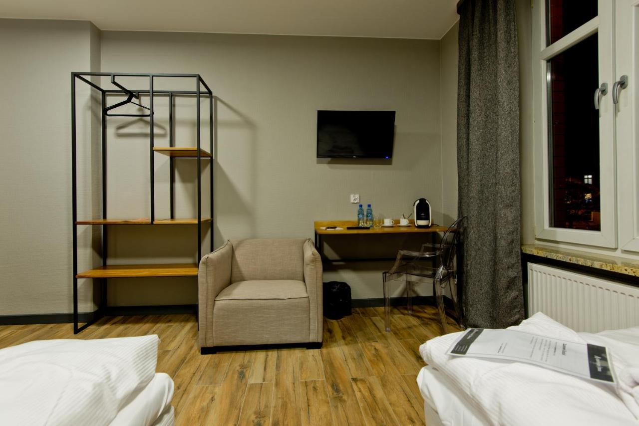 Apartsuites I Sorau Жари Екстериор снимка A room at the hotel